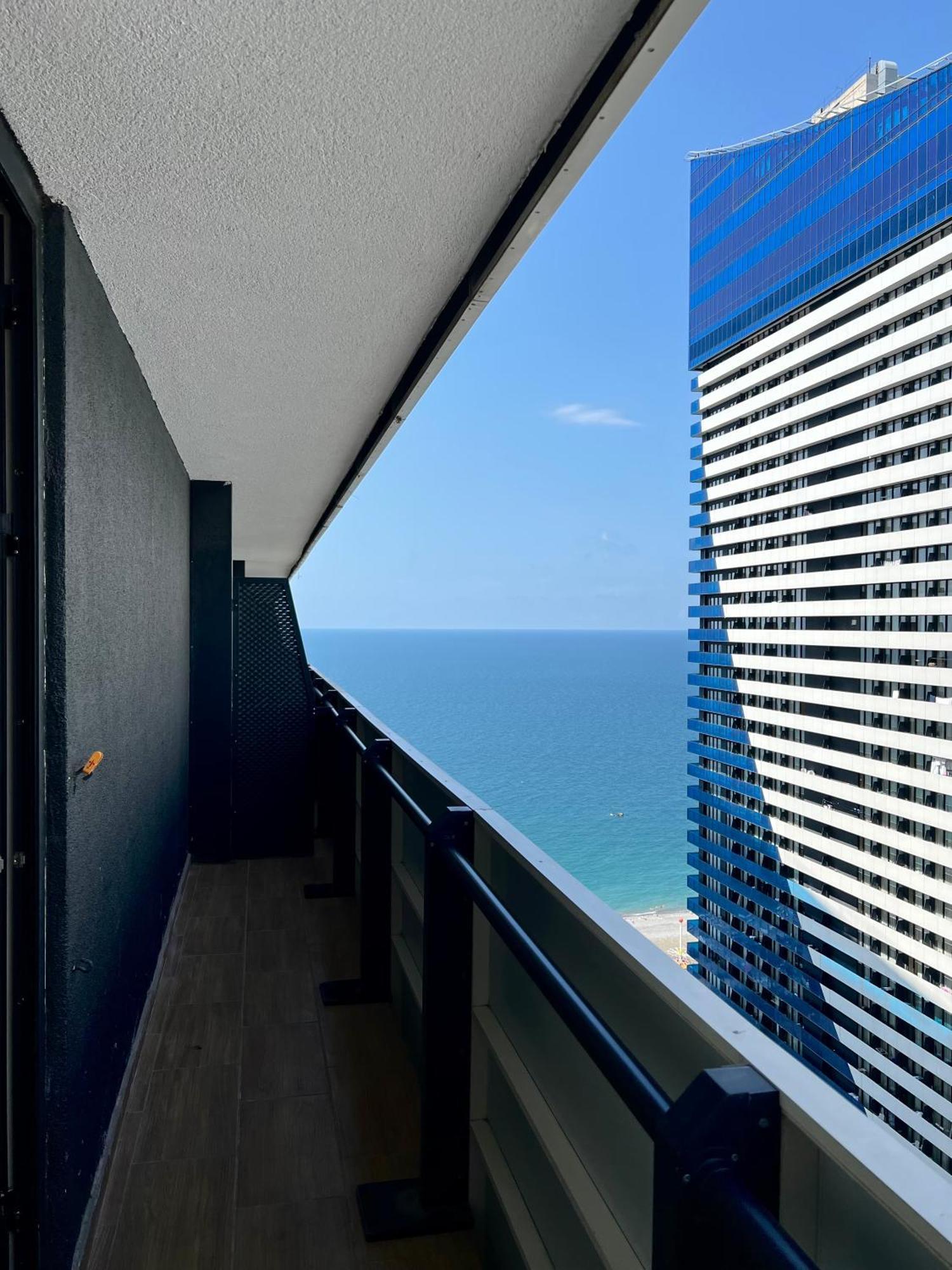 Orbi City Oasis Premium Apartment บาทูมิ ภายนอก รูปภาพ