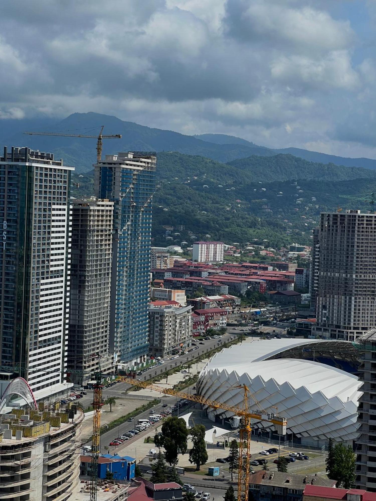 Orbi City Oasis Premium Apartment บาทูมิ ภายนอก รูปภาพ